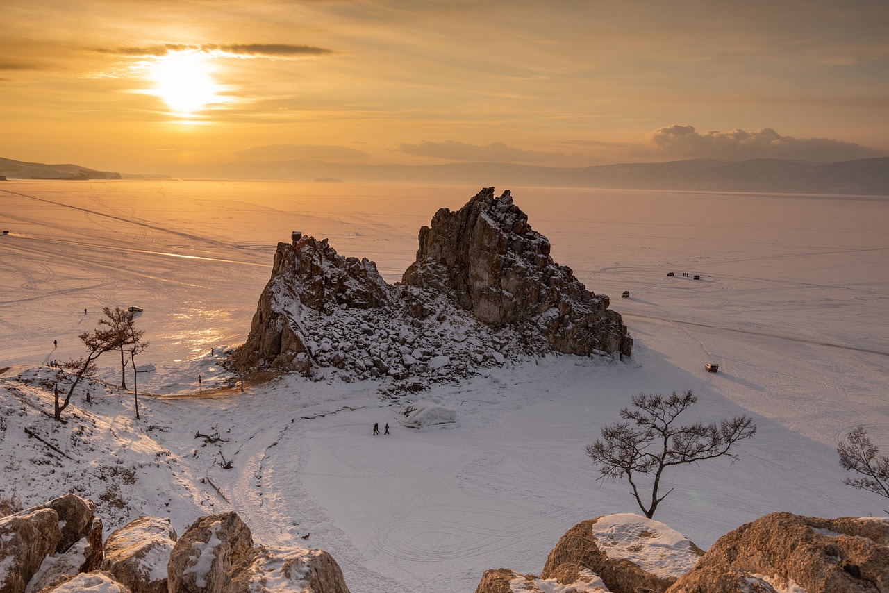 rock formations, hoarfrost, baikal lake